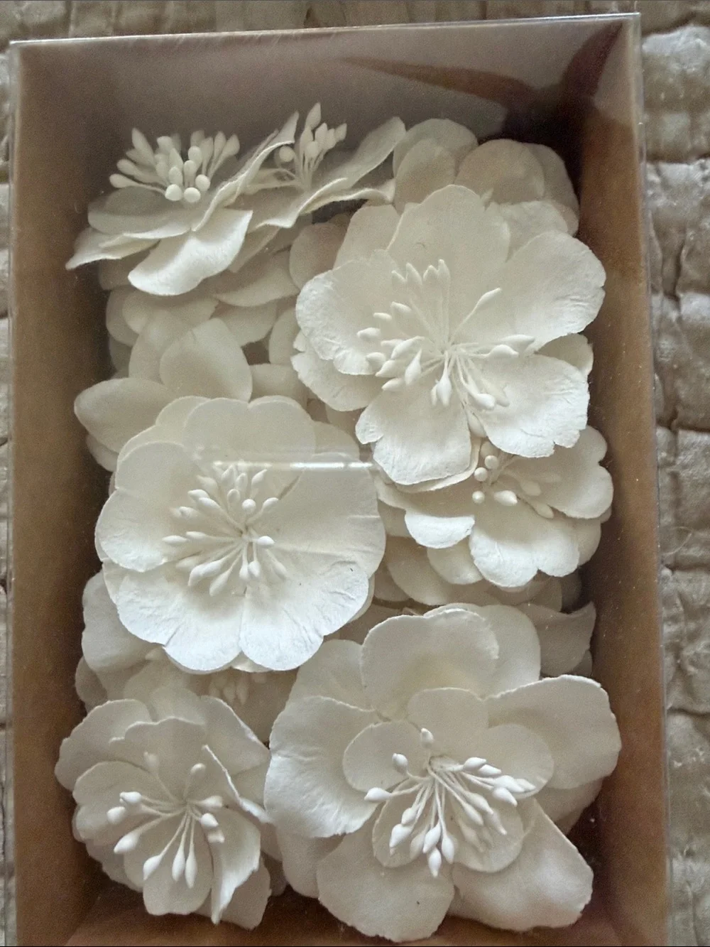 Recollections White Paper Flower Embellishments - Pack of 24